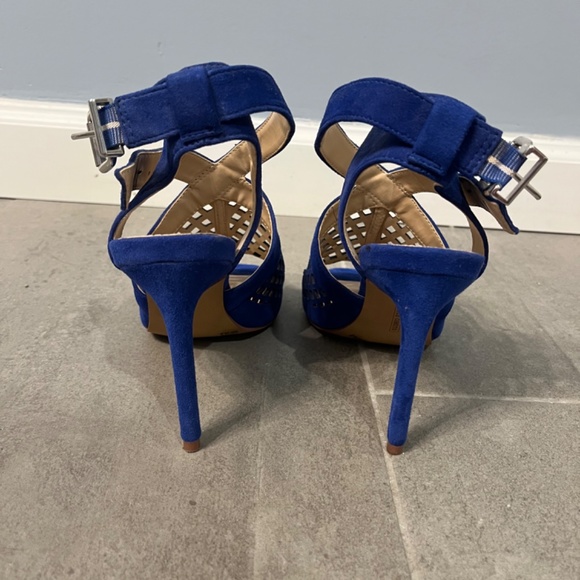 Vince Camuto blue suede heels - Picture 6 of 8